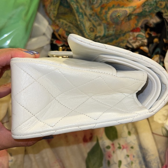 Vintage white Chanel classic flap - Picture 6 of 14